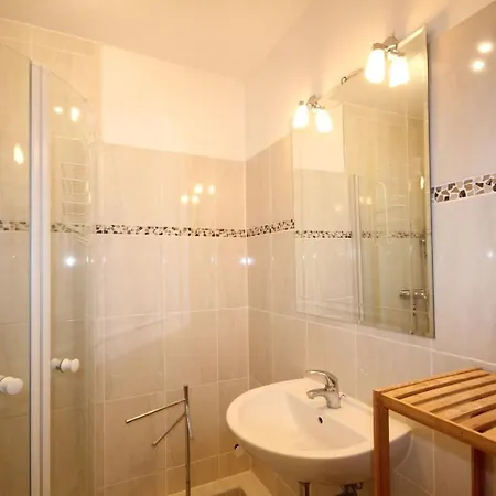 Bumann 63-2 Apartment